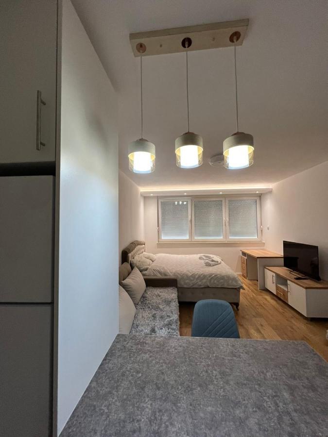Apartmani Imperial Novi Pazar Buitenkant foto