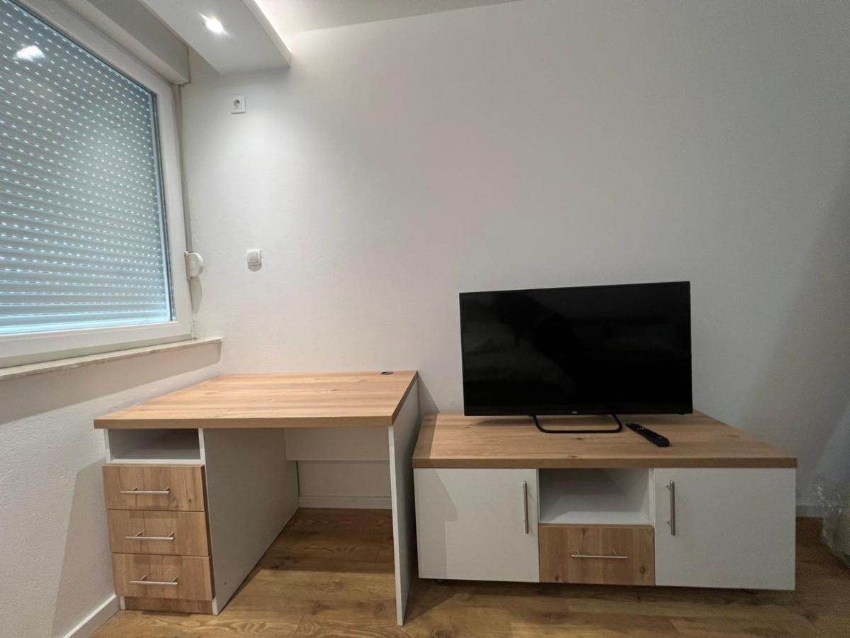 Apartmani Imperial Novi Pazar Buitenkant foto