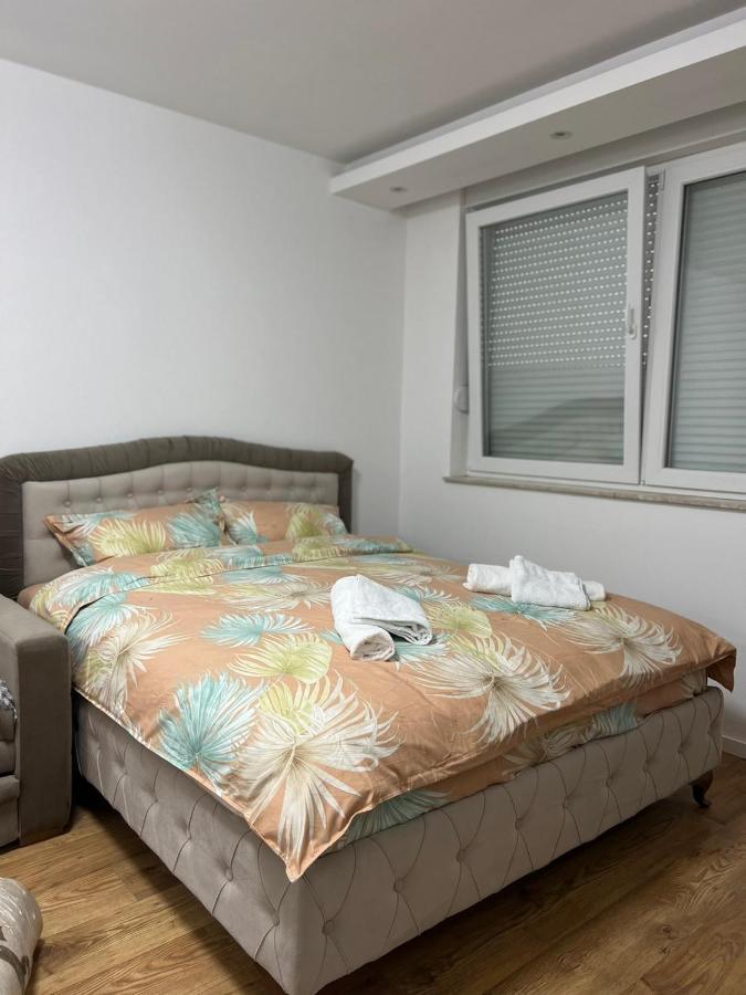 Apartmani Imperial Novi Pazar Buitenkant foto