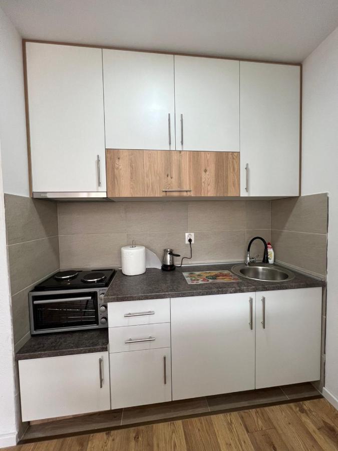Apartmani Imperial Novi Pazar Buitenkant foto