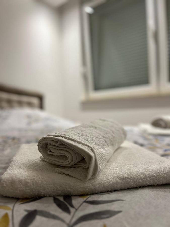 Apartmani Imperial Novi Pazar Buitenkant foto