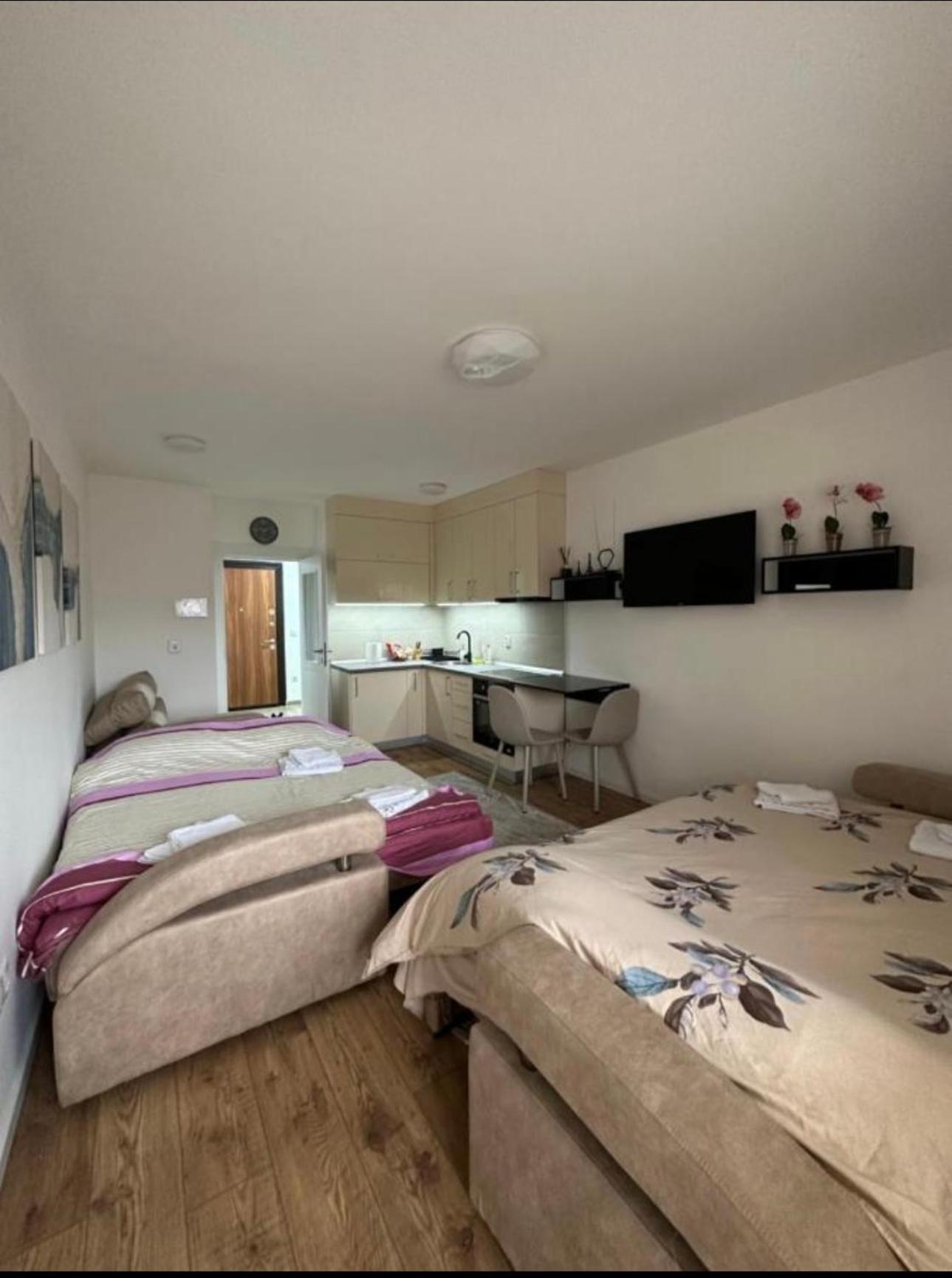 Apartmani Imperial Novi Pazar Buitenkant foto
