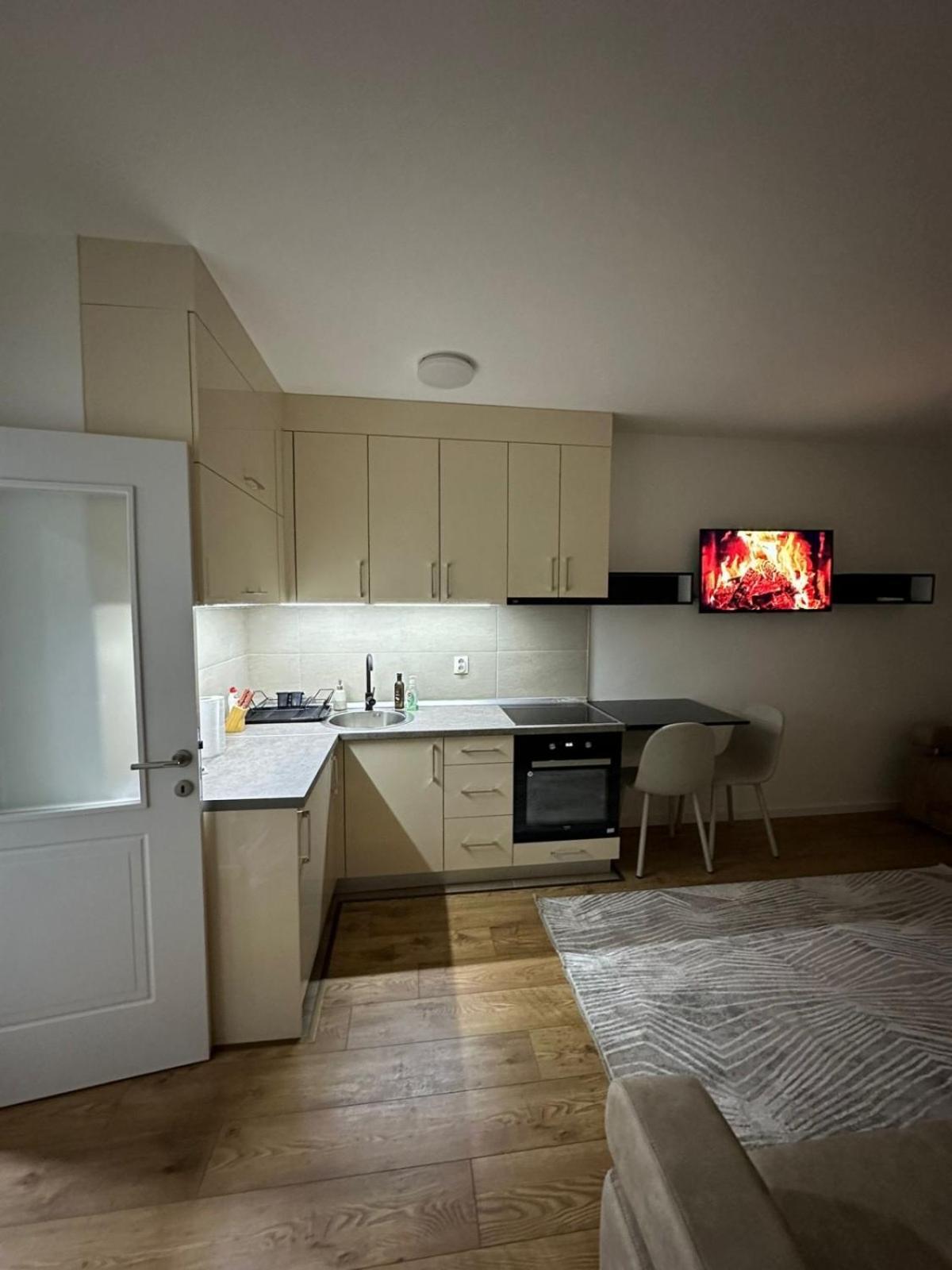 Apartmani Imperial Novi Pazar Buitenkant foto